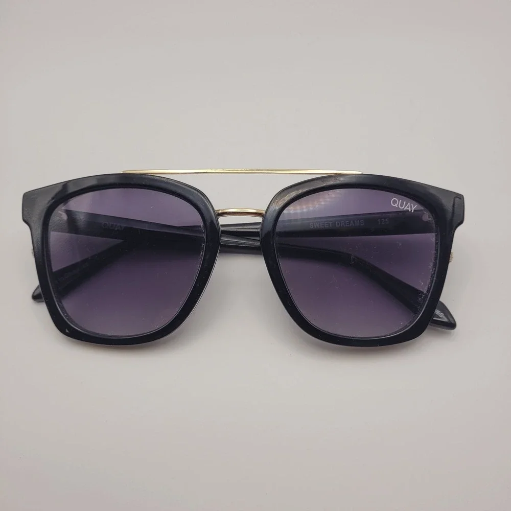 QUAY Australia Sweet Dreams 125 Gold Black Sunglasses Fashion Full Rim Eyewear